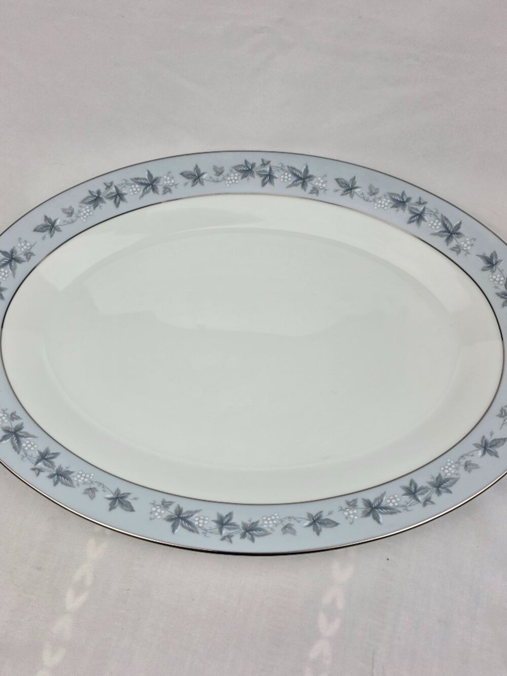 Noritake Bluecourt 16 Inch Oval Serving Platter #6844 Blue Rim White Grapes